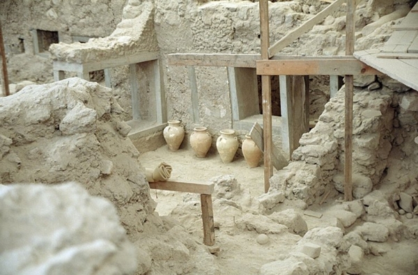 Tours in Santorini - Akrotiri Excavations archaeological tour and Red Beach